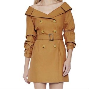 Alicia + Olivia classic feminine beige coat size small